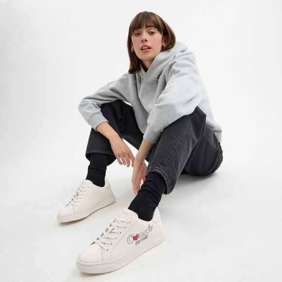 New❤️🗽Coach High Line Sneaker With Heart - Picture 3 of 3